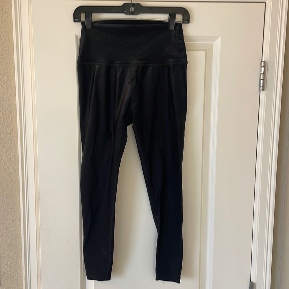 Beyond Yoga leggings, black shimmer, size L